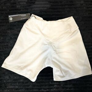 White Biker Shorts YOUNGLA